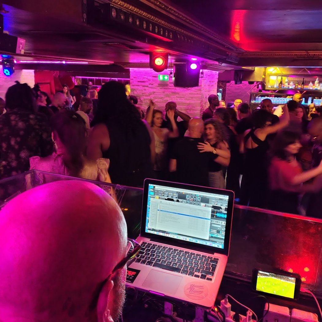 Bachatime: Soirée 100% Bachata & Cours 2