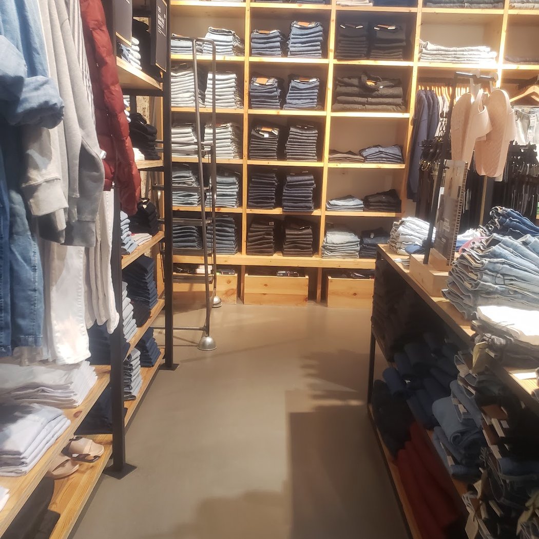 Levi's® Paris Bercy Village 1