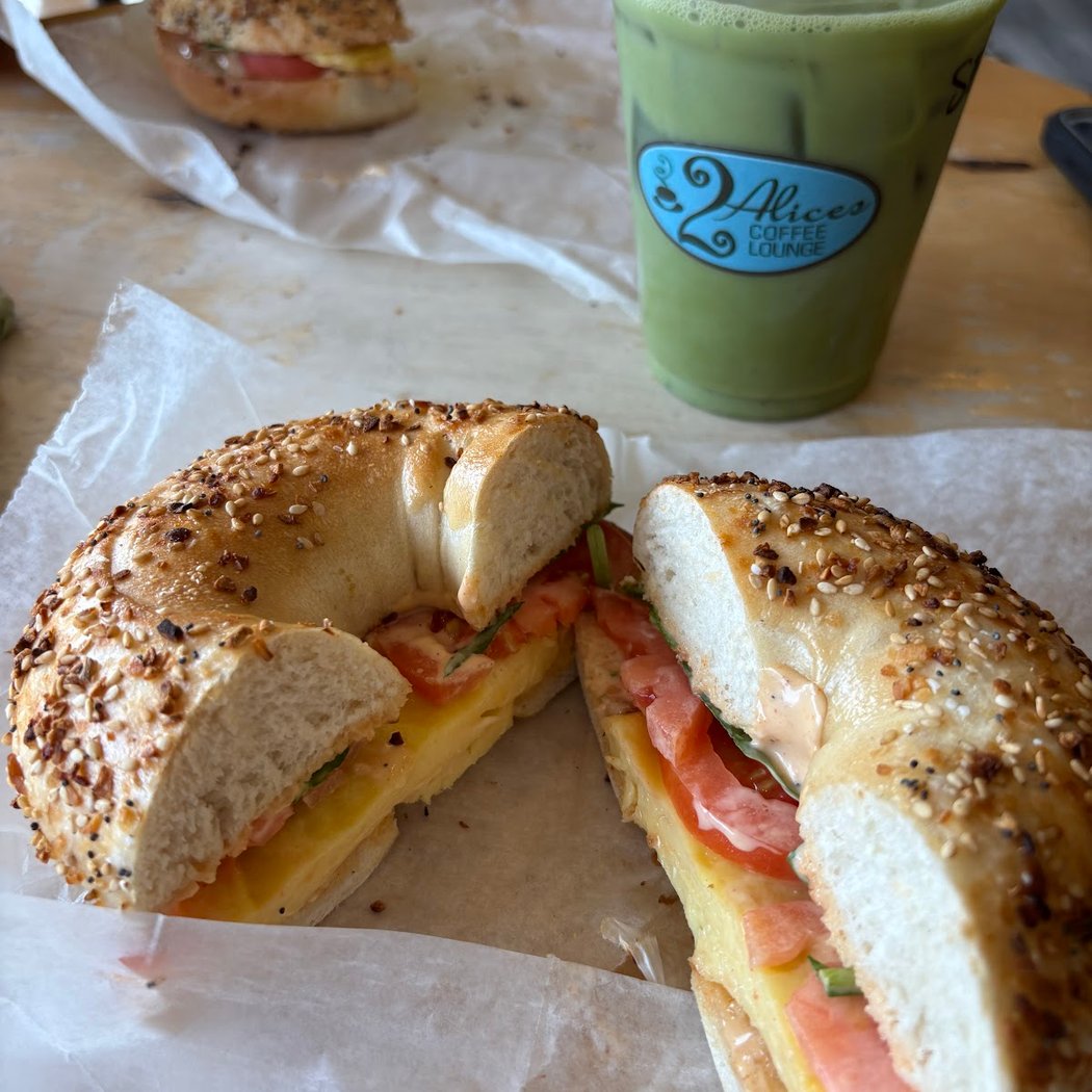 2 Alices Coffee Lounge 3