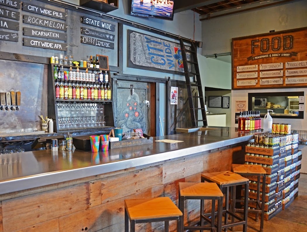 4 Hands Brewing Company 1