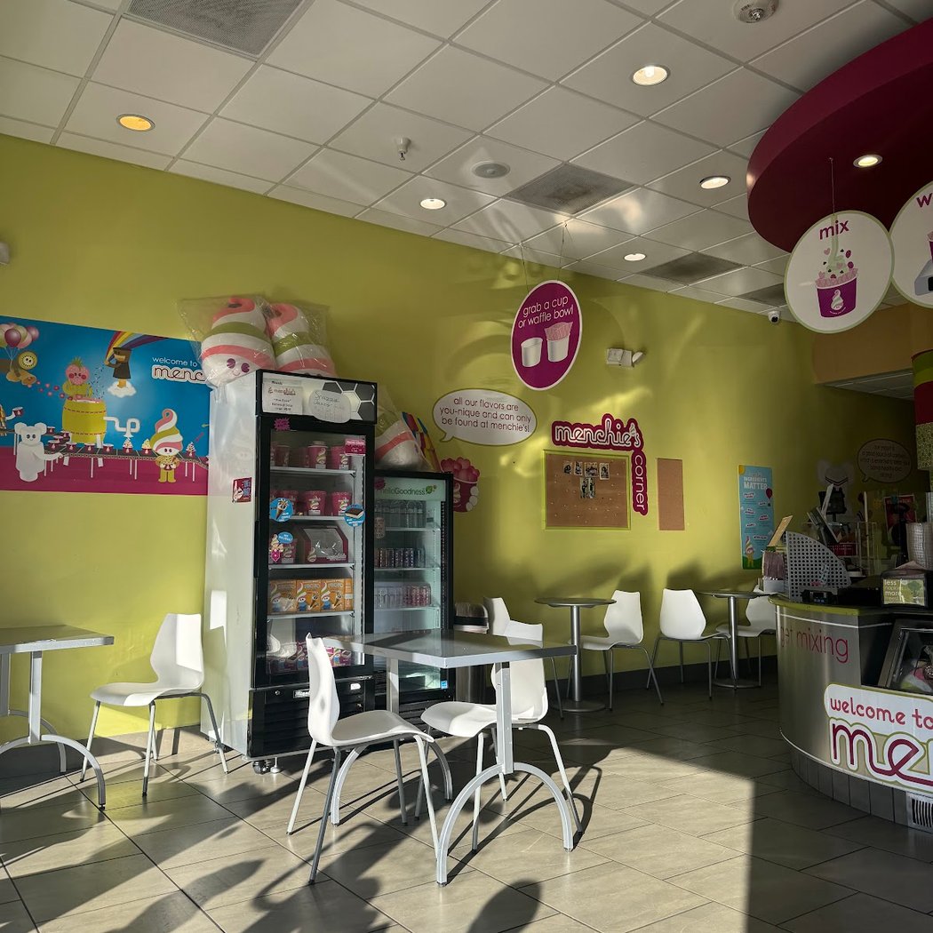 Menchie's Frozen Yogurt 3