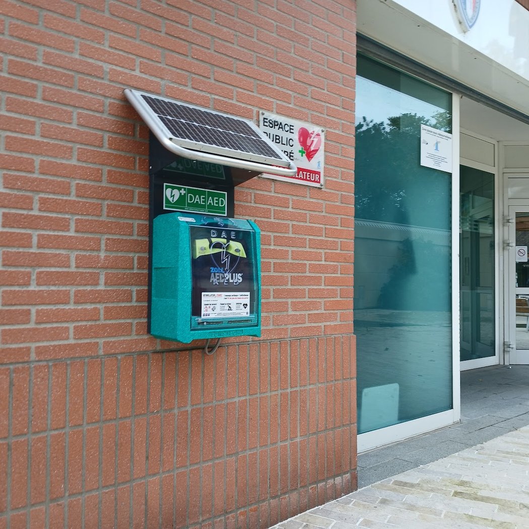 Défibrillateur externe automatisé (DAE) 1