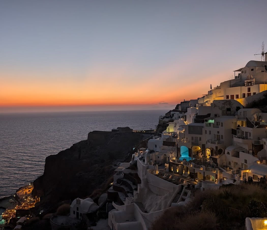 Sunset Oia boat 1