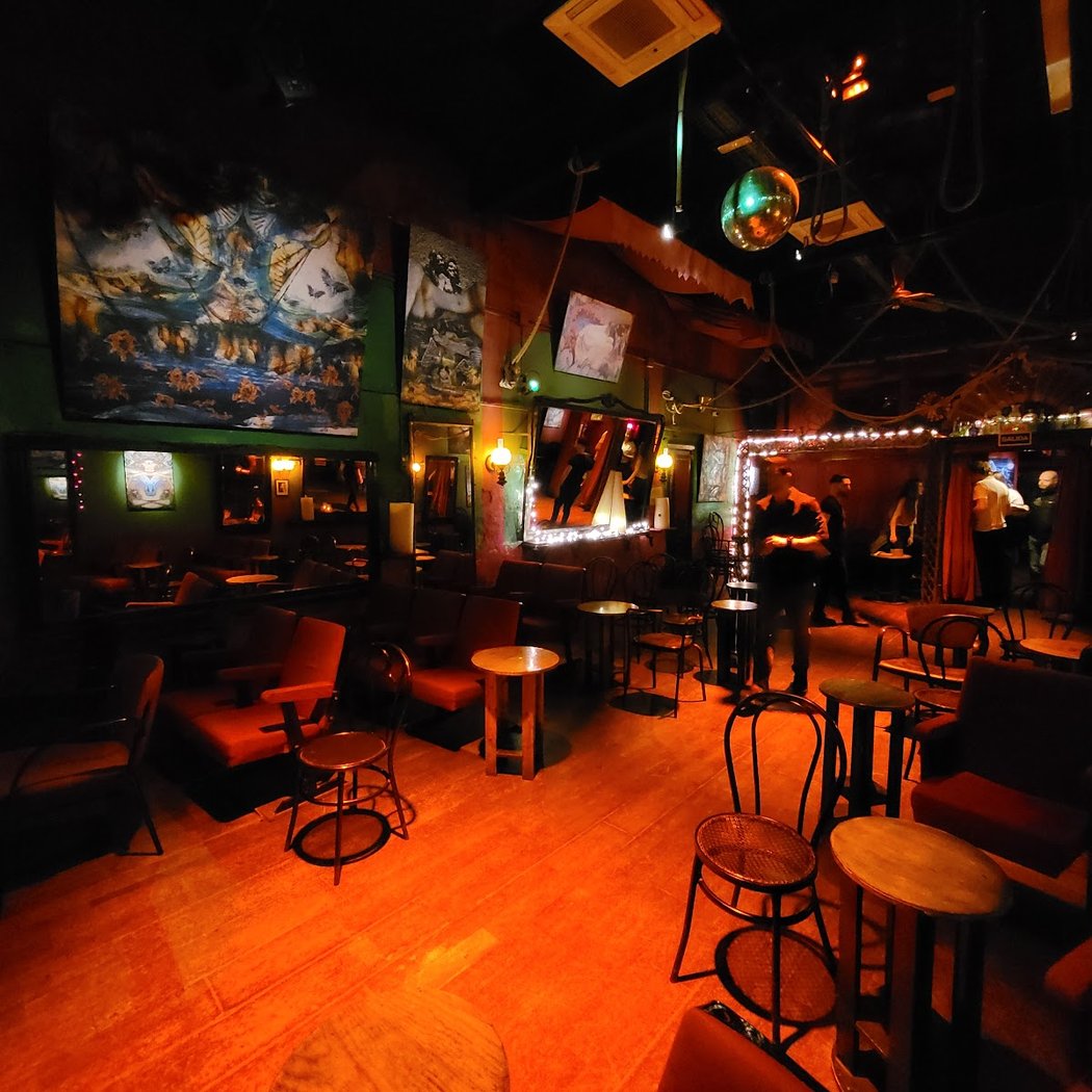 Tinta Roja Bar - Teatro 3