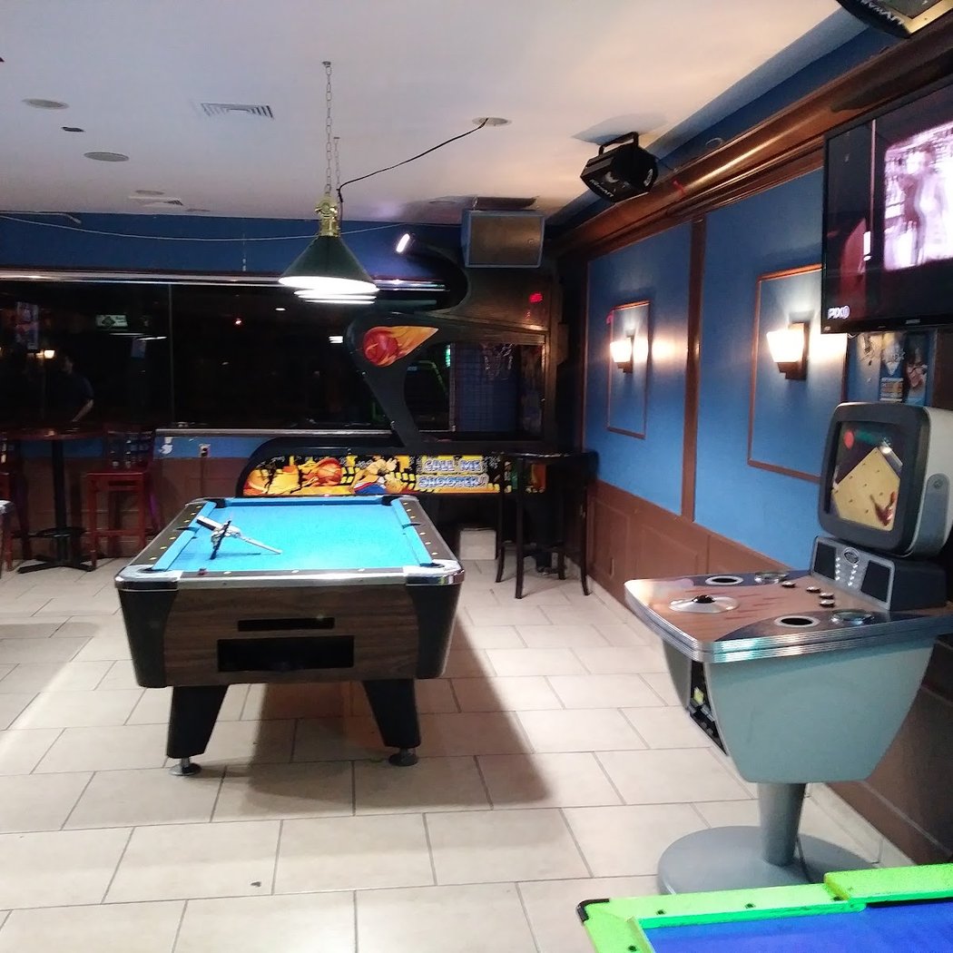 Joe Broadway's Sports Pub 1