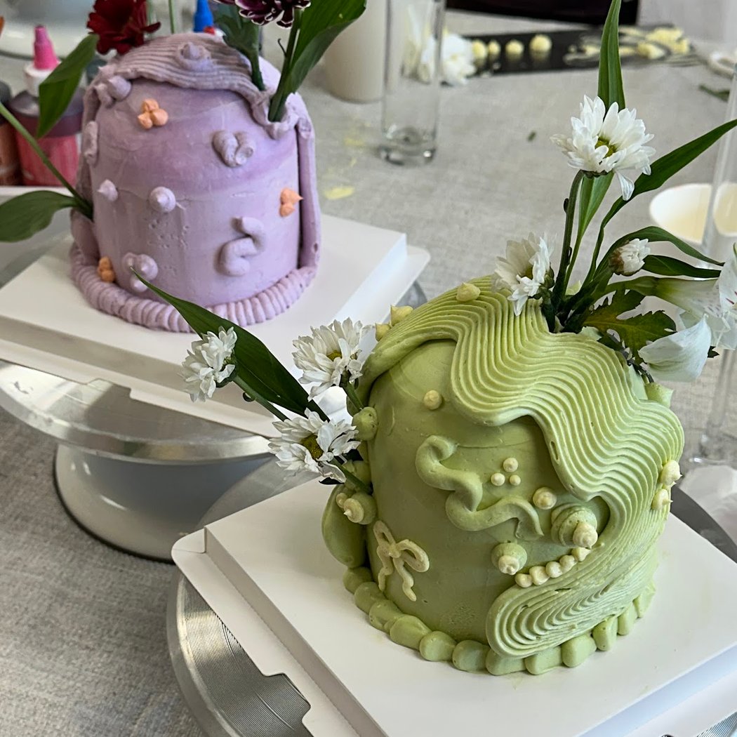 Cake Decorating Class with Mimosas and Snacks 3