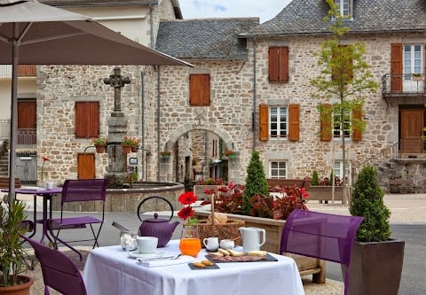 Logis Auberge de la Tour 2