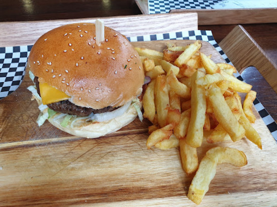 French Cantine ® - Villepinte I Restaurant autour de moi I Brasserie Halal 1