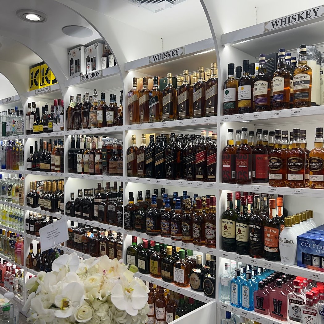 Dyckman Liquors 3