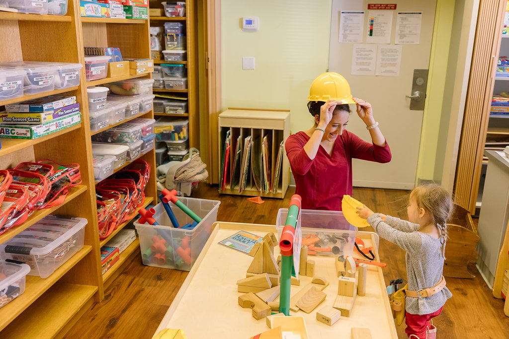 Toy Library and Early Learning Center / Biblioteca de Juguetes y Centro de Aprendizaje Temprano (Age 0-5) 1