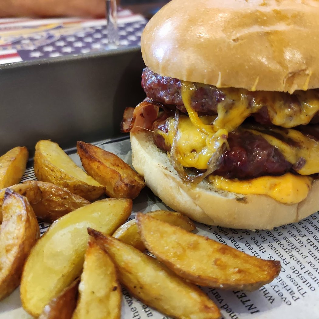 BACKFIRE & GRILL Restaurante Americano Sevilla 1