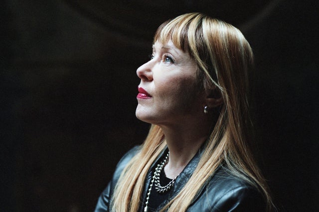 Suzanne Vega: Flying With Angels 3