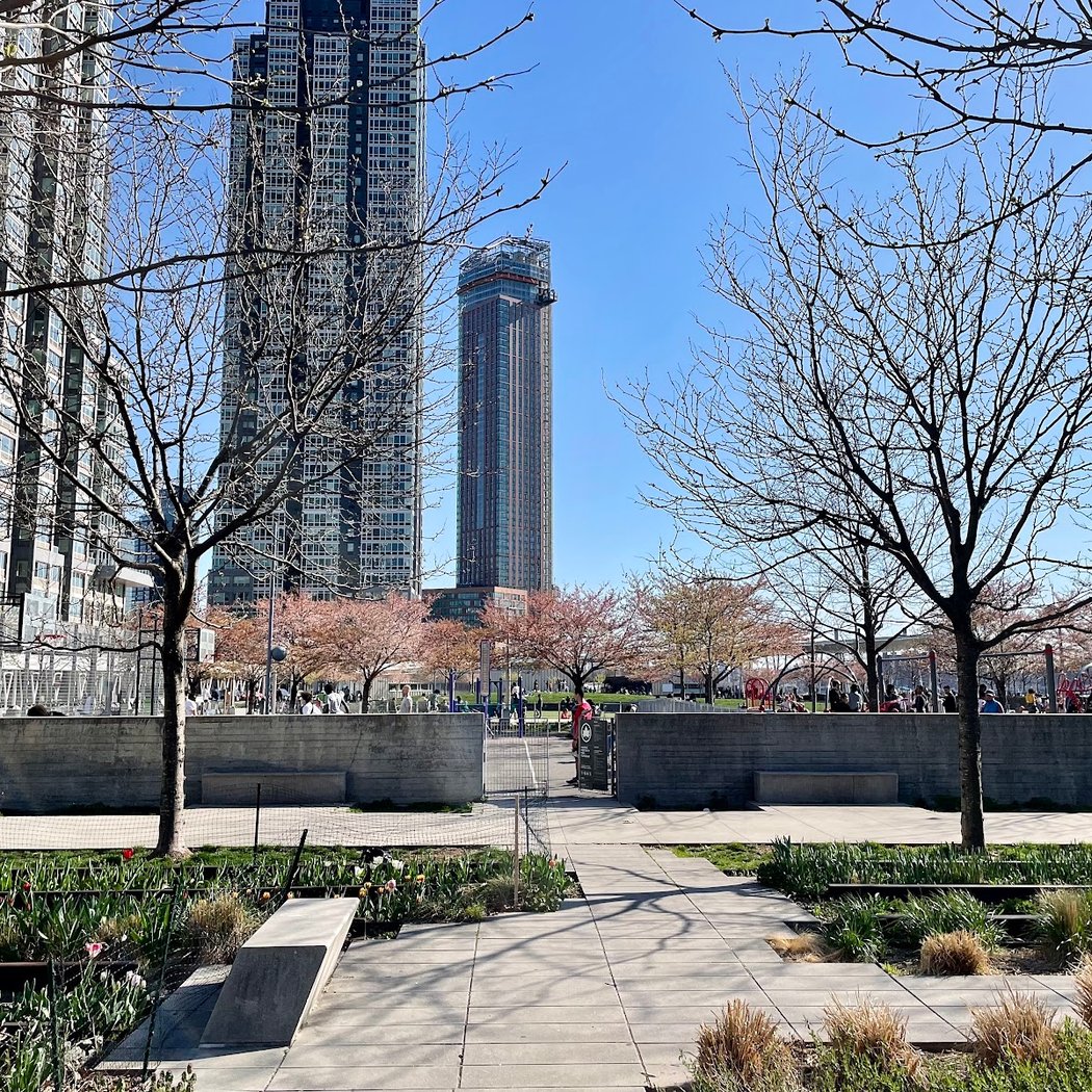 Hunters Point South Basketball Court 3