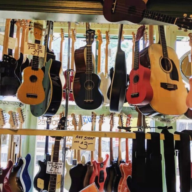 Guitar Bar 1