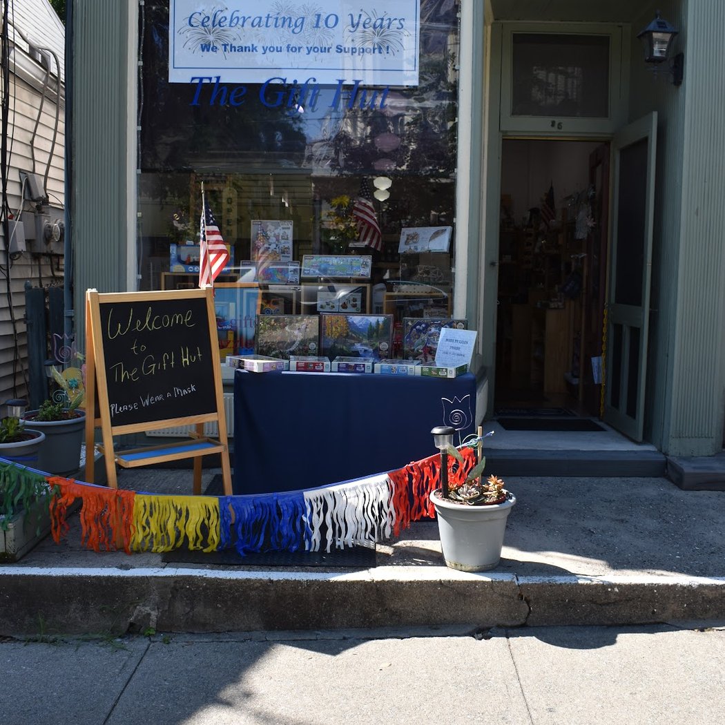 The Gift Hut 2