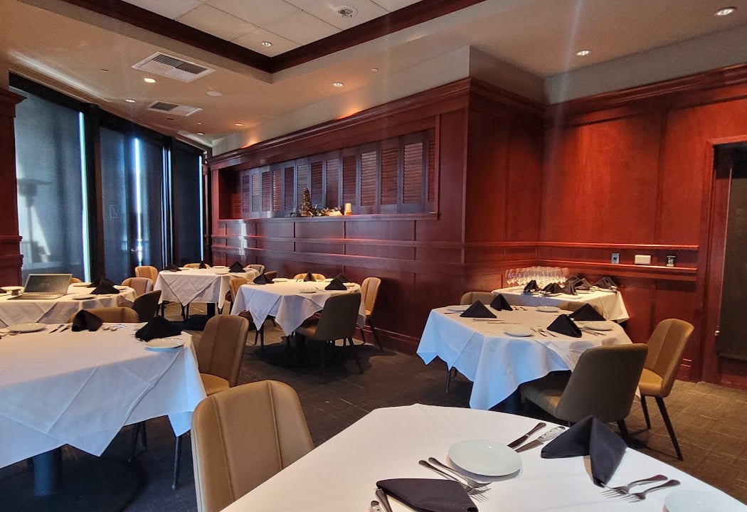 Fleming’s Prime Steakhouse & Wine Bar 3