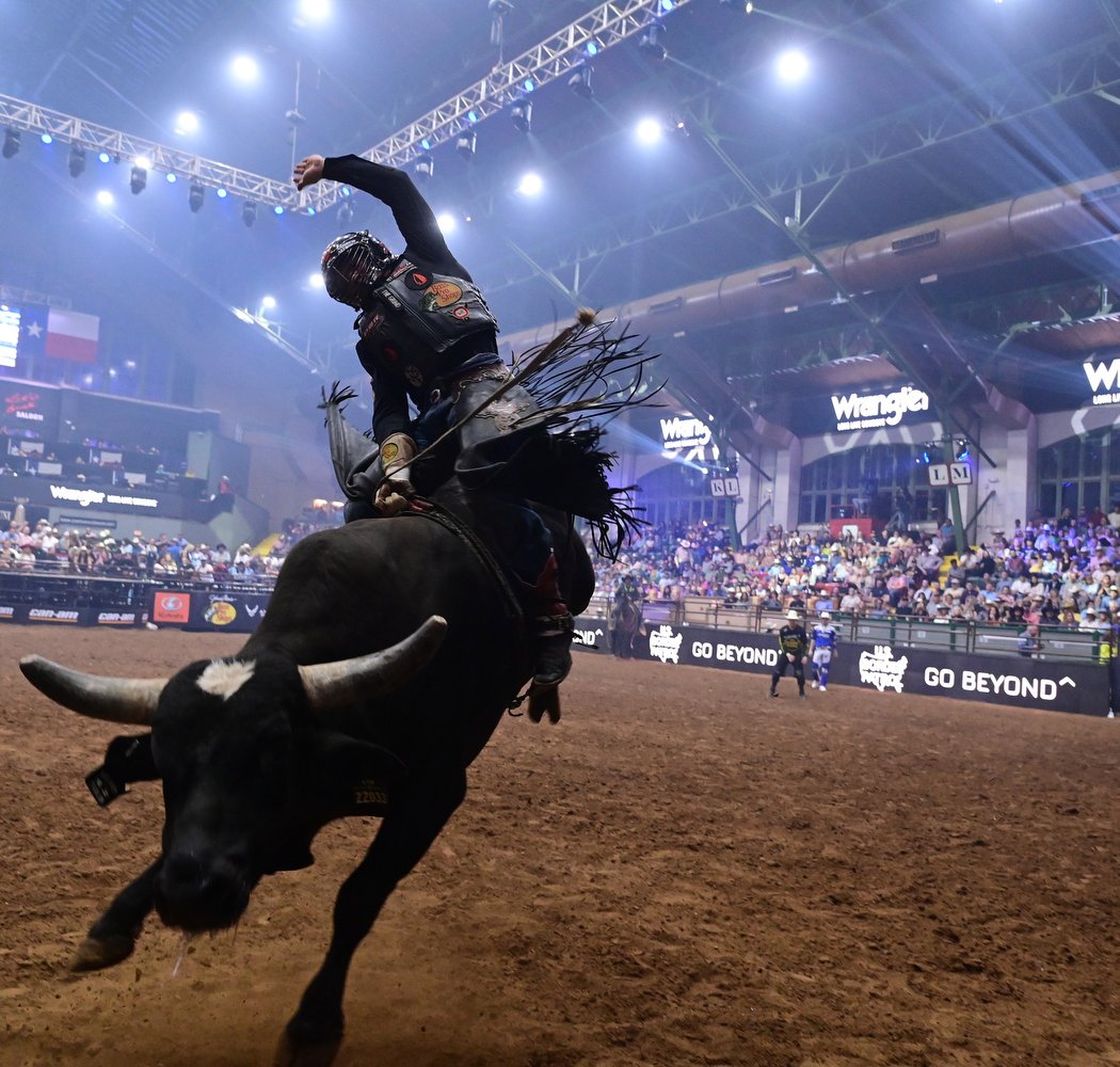 Bulls, Bands and Barrels 3