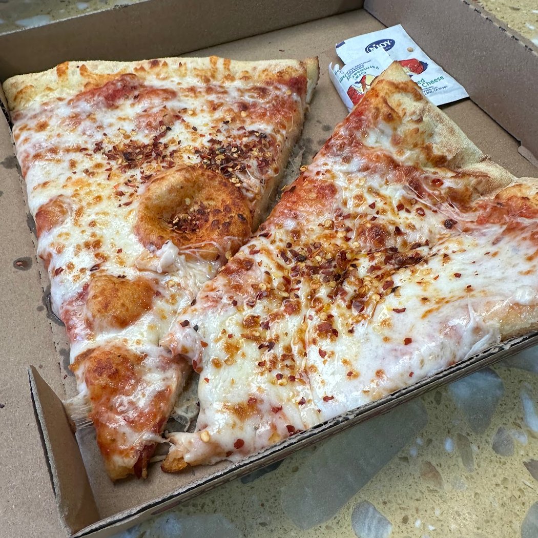 Seniore's Pizza 3