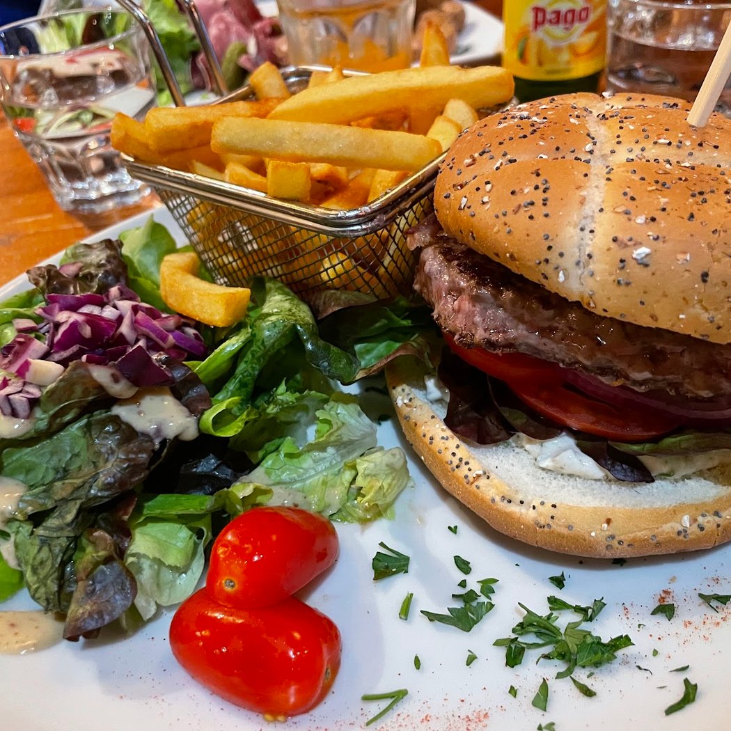 Le Mountain Café 3