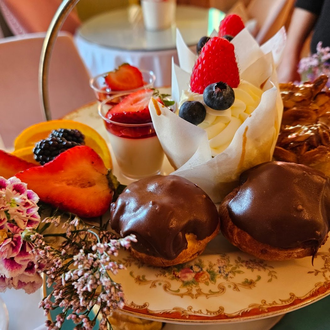 RoyalTEA Garden 1