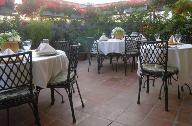 Patio Filipino 2