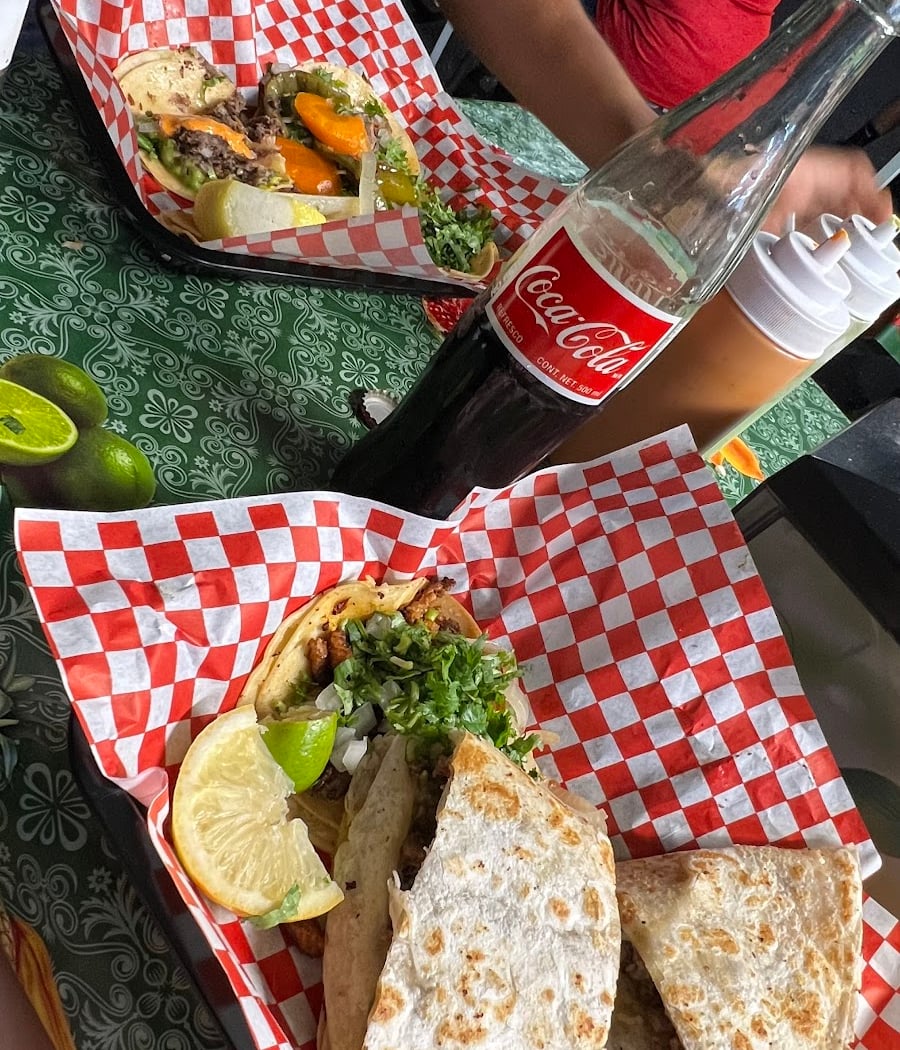 Armando Tacos Food Truck 3