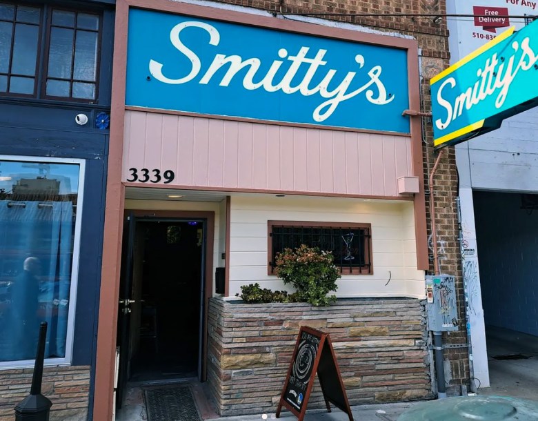 Smitty's Lounge 3