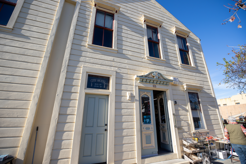 Golden Horseshoe Antiques 2