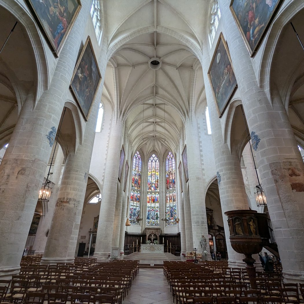 Collégiale Notre-Dame de Dole 2