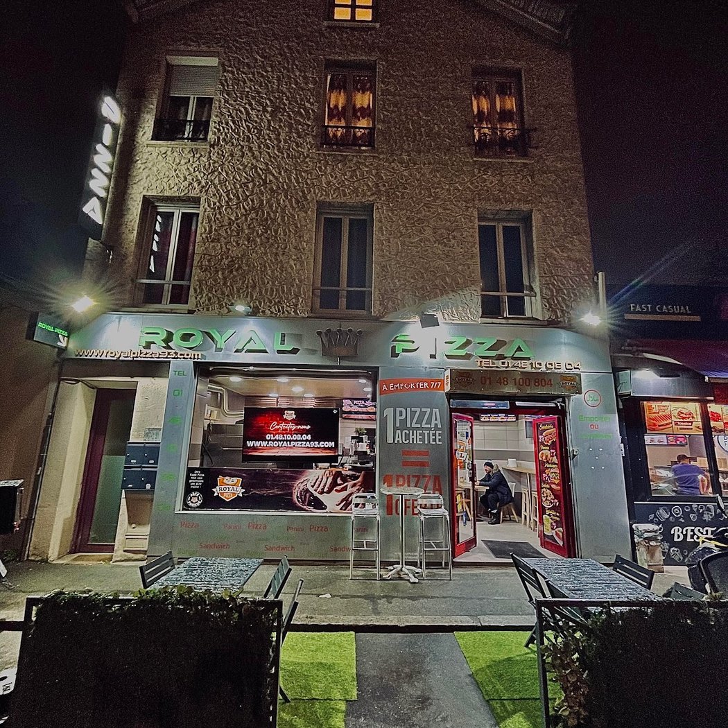 Royal Pizza93 3