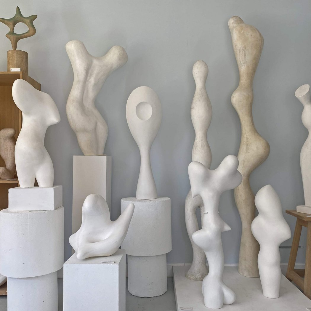 La sculpture de Jean Arp dans le grand atelier de la nature 1