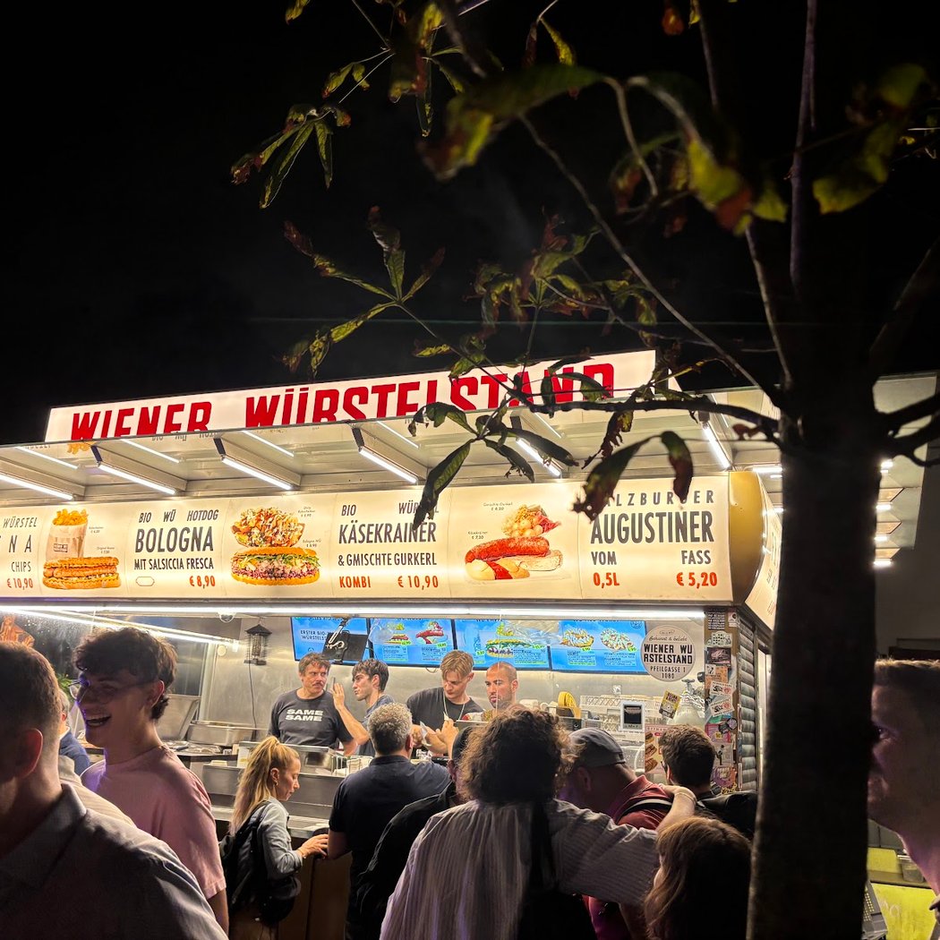 Wiener Würstelstand