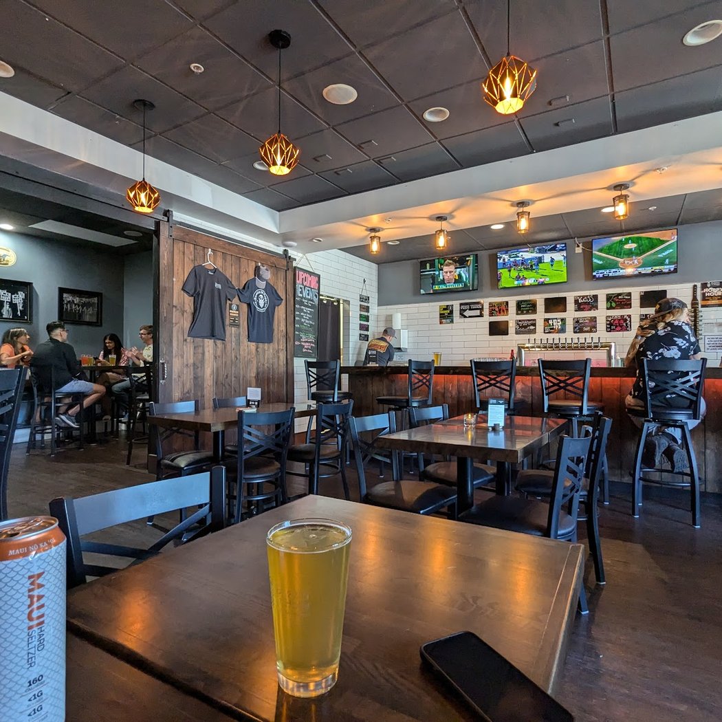 Buzzin On Hops Bottle Shop & Taproom 2