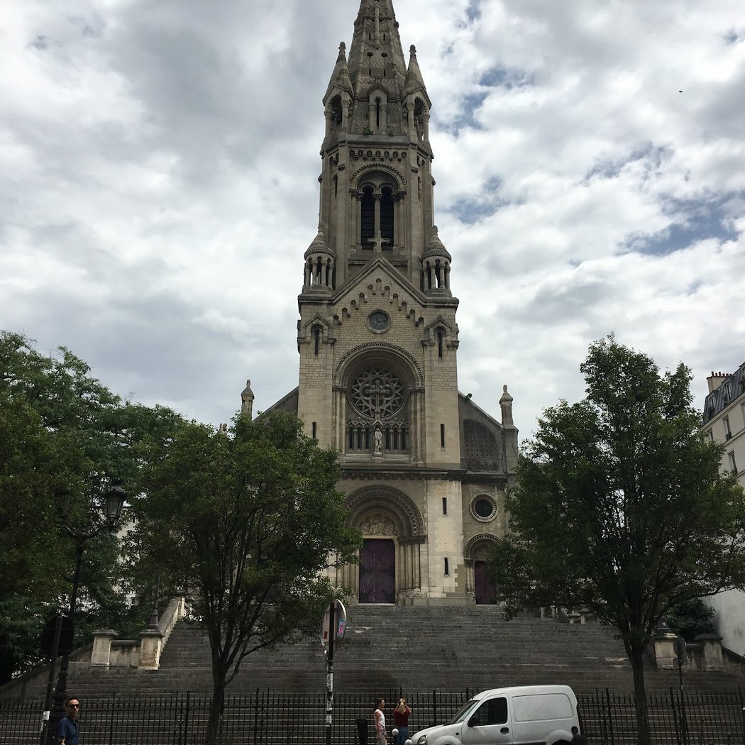 Place Maurice Chevalier 2