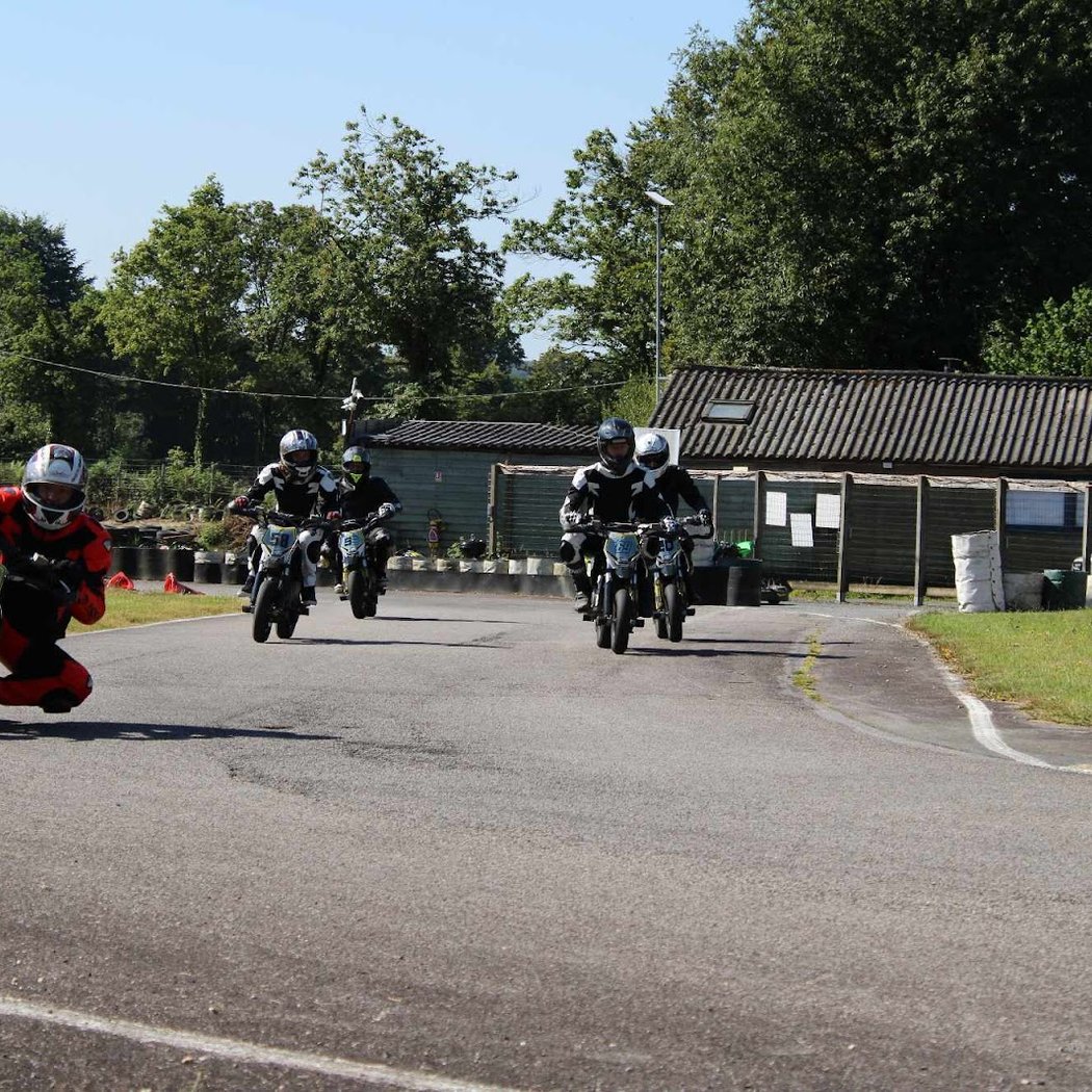 Pilotage moto sur piste 1