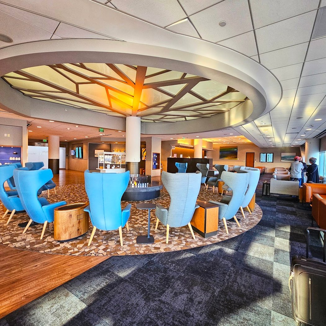 Alaska Airlines Lounge 3