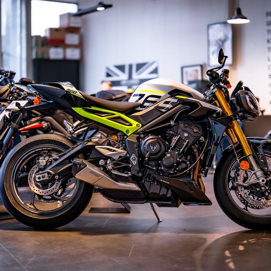 Diagonal Triumph Motorcycles 1
