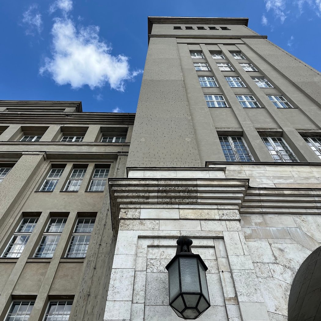 Peter-Behrens-Bau 3