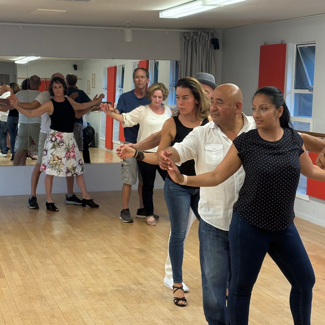 SALSA & SOUL SISTERS 5