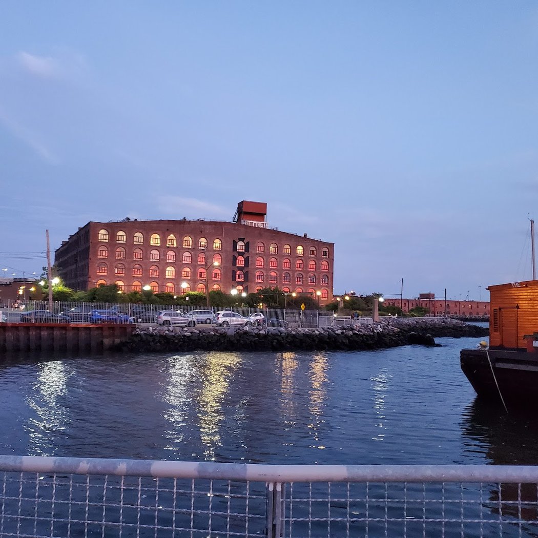 Pier 44 Waterfront Garden 3