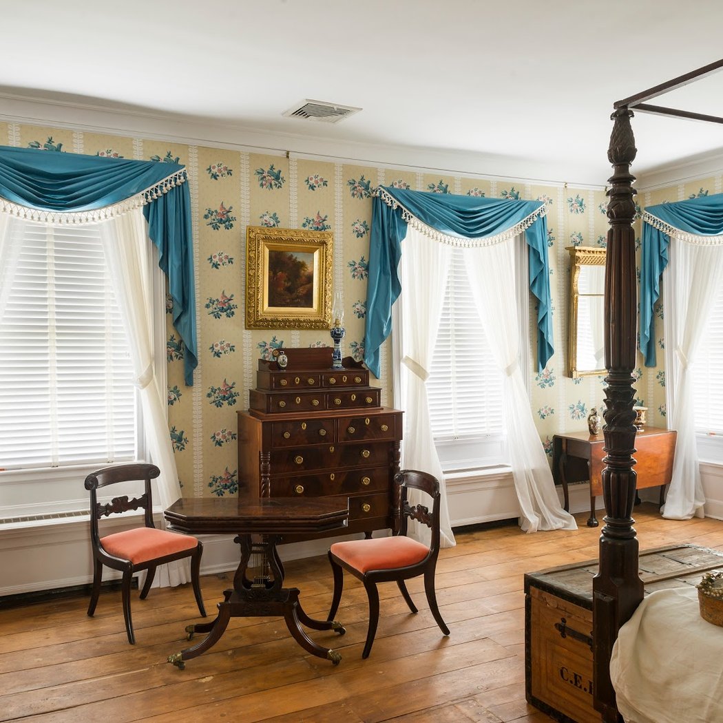 Macculloch Hall Historical Museum 1