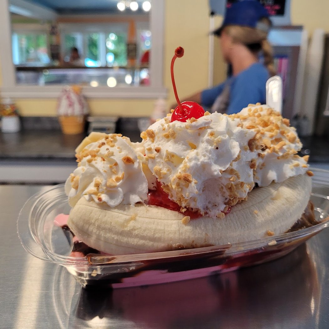 Waterfront Ice Cream & Frozen Yogurt 1