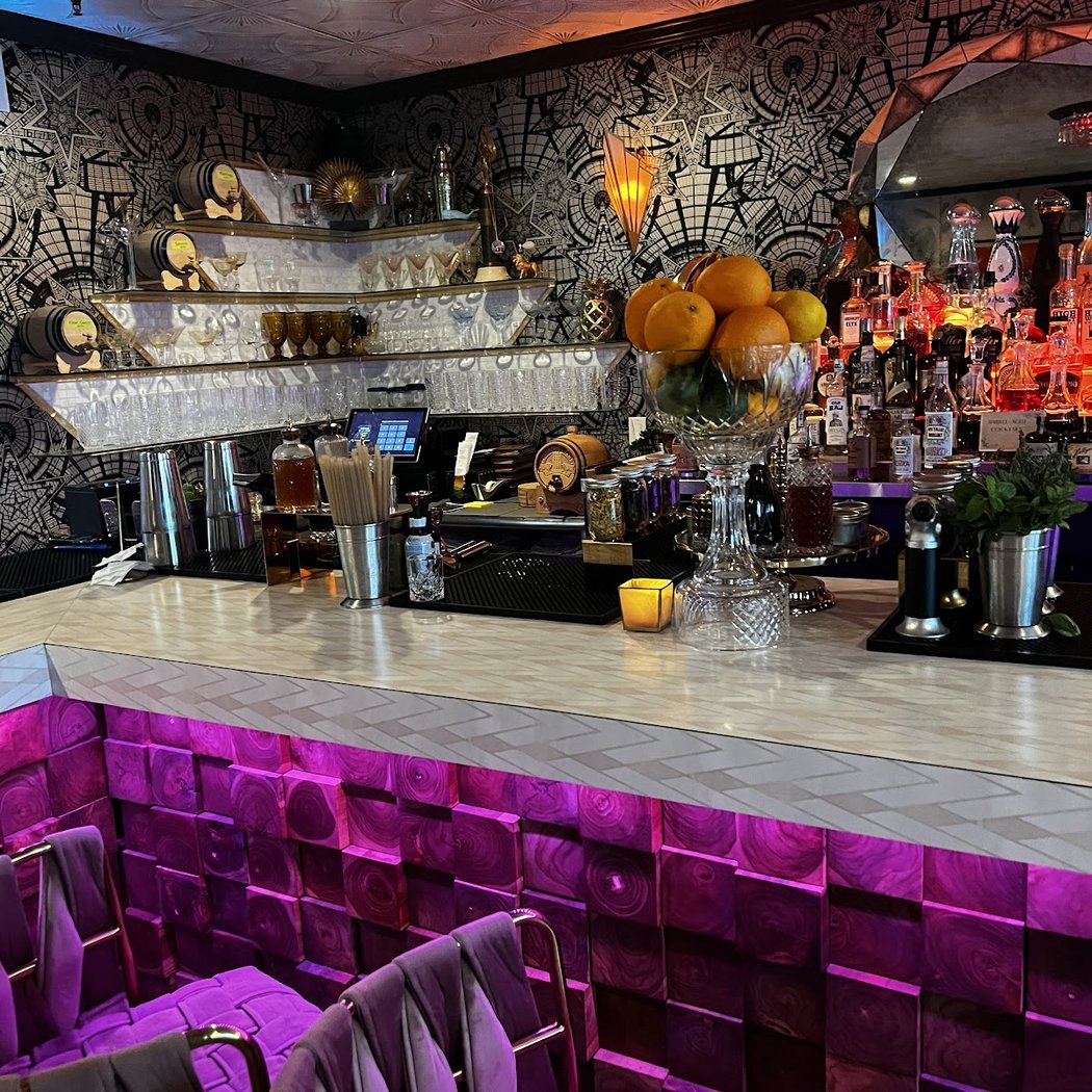Concerts and Comedy at the Hollywood Room 2