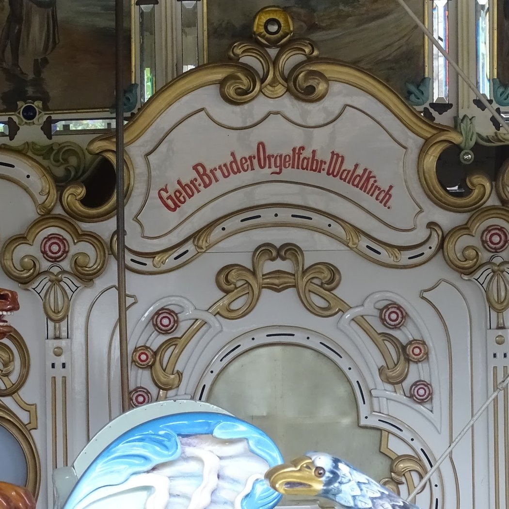 Carousel Ride & Food Kiosk GGP 3