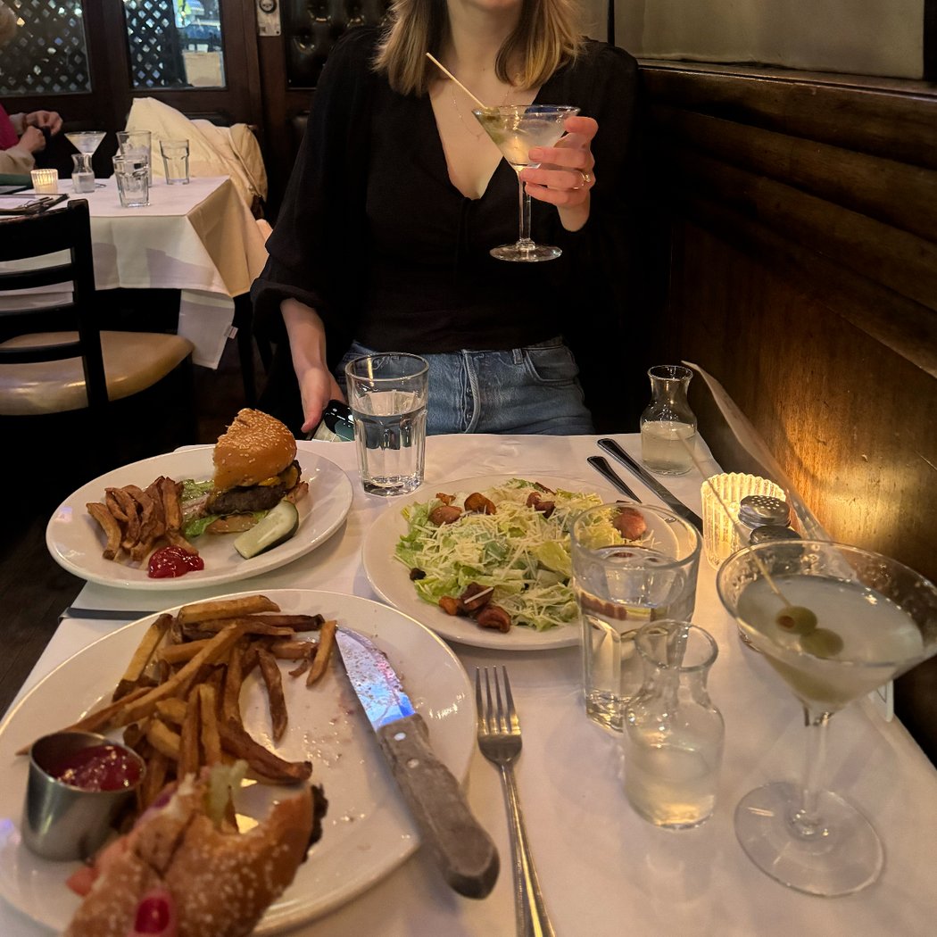 Hi Life Bar & Grill 3