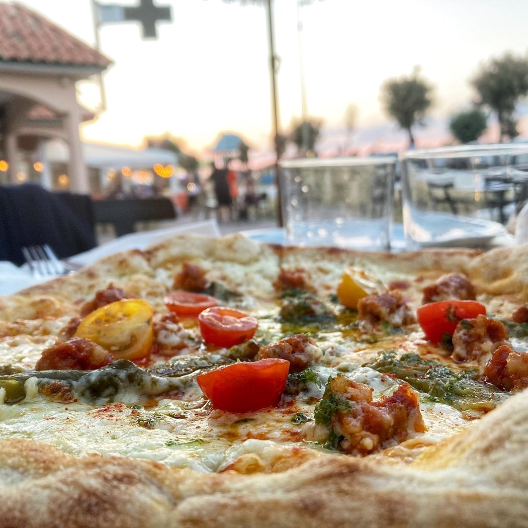 La Pizz’ Anglet et distributeur 24h/24. 7j/7 1