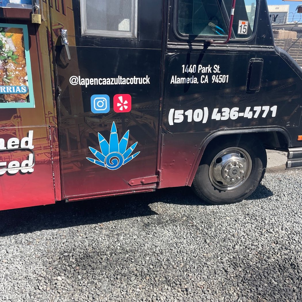 La Penca Azul Taco Truck 2