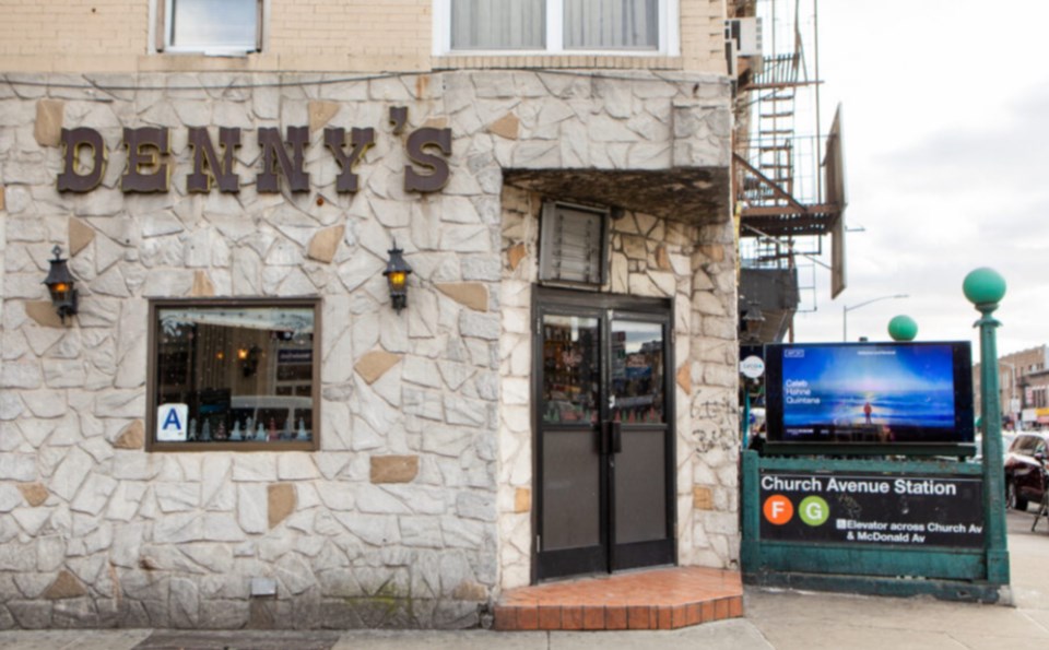 Denny's (Bar) 2