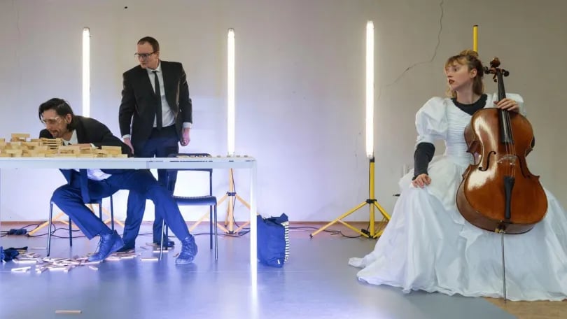 Theater: Bis eine*r heult 1