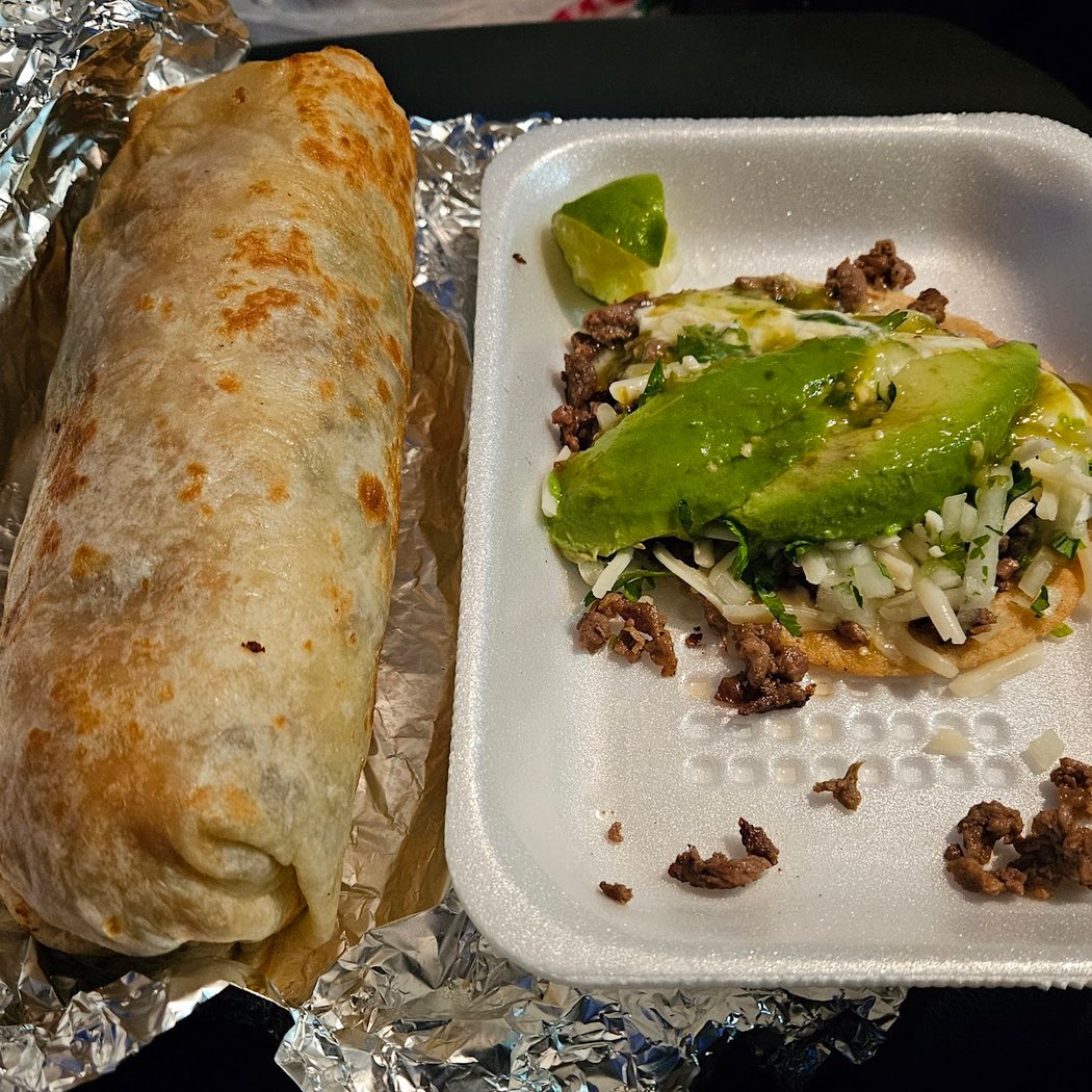 MexCal on Wheel Traditional Mexican Food Truck 1